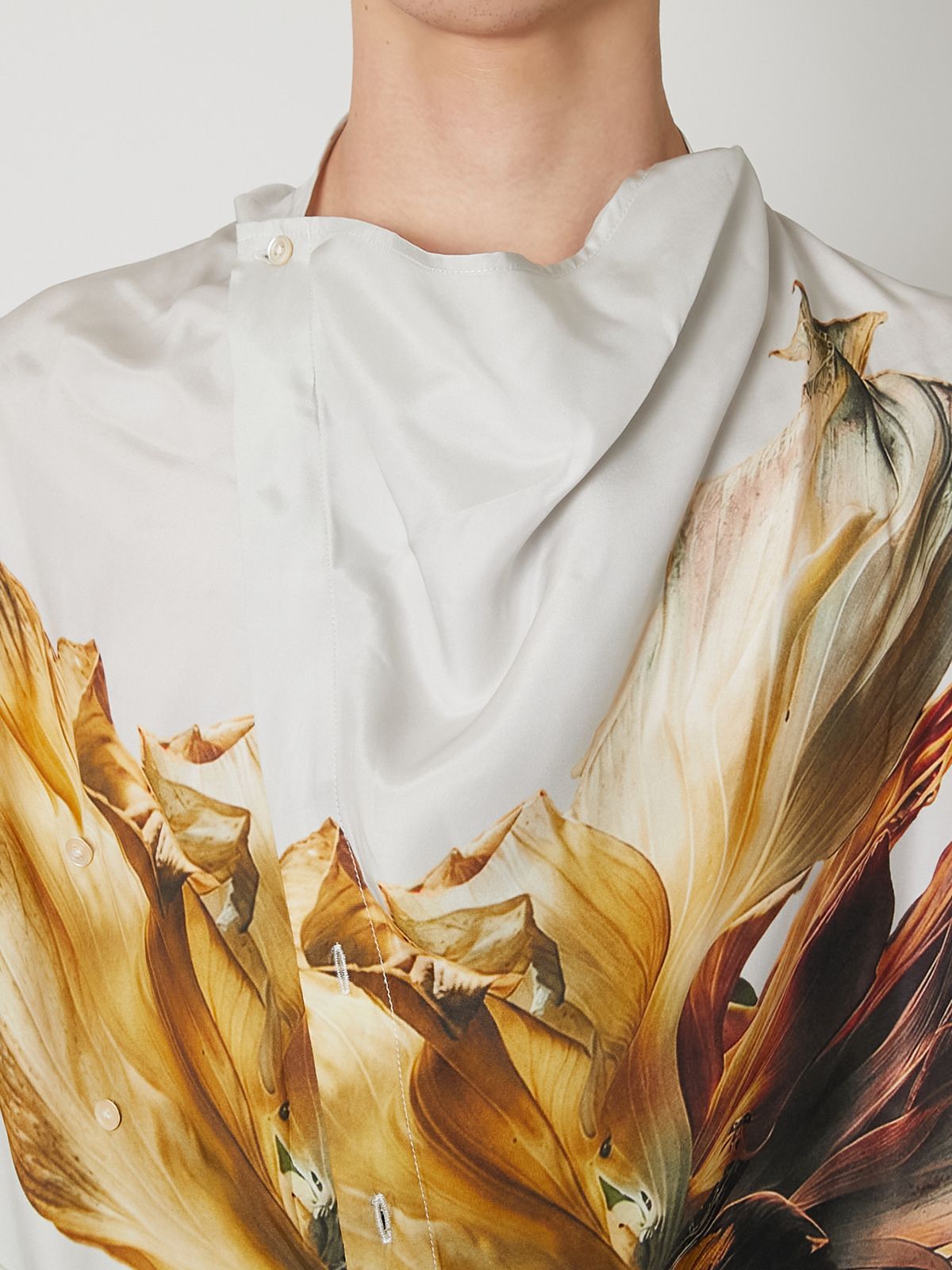 【27SS】ドレープド デザイン シルク シャツ 花柄 長袖シャツ  / DRAPED DESIGN SILK SHIRT / ベージュ