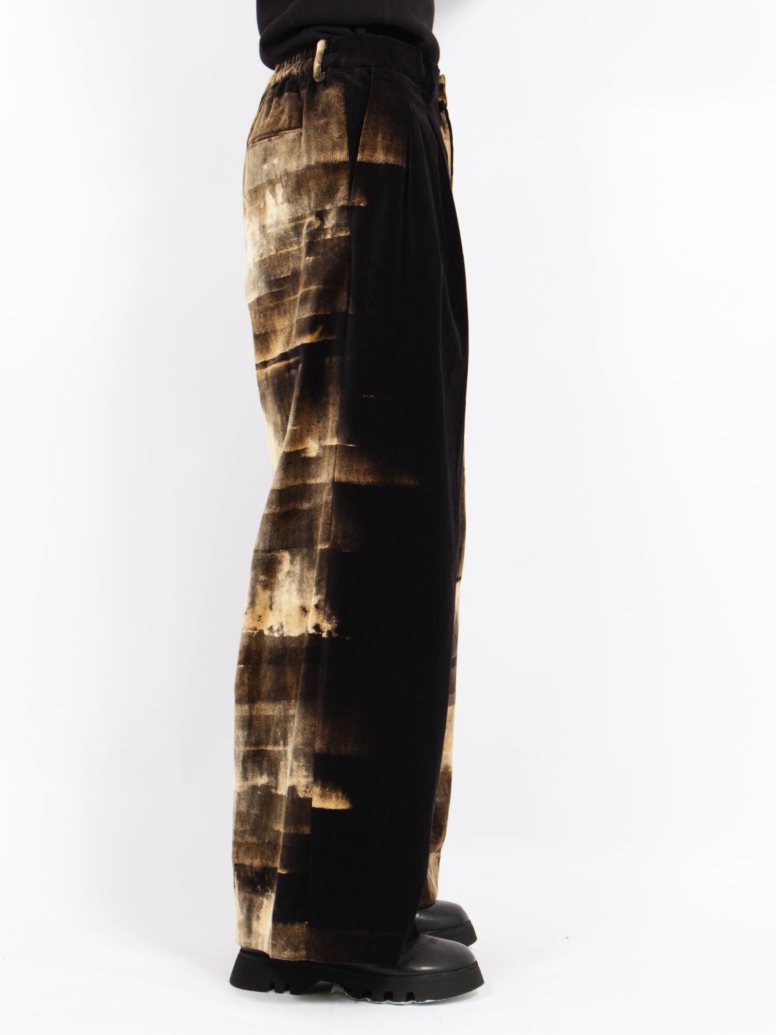【26AW】ハンド ブリーチド ベルベット パンツ / HAND-BLEACHED VELVET PANTS / ブラック