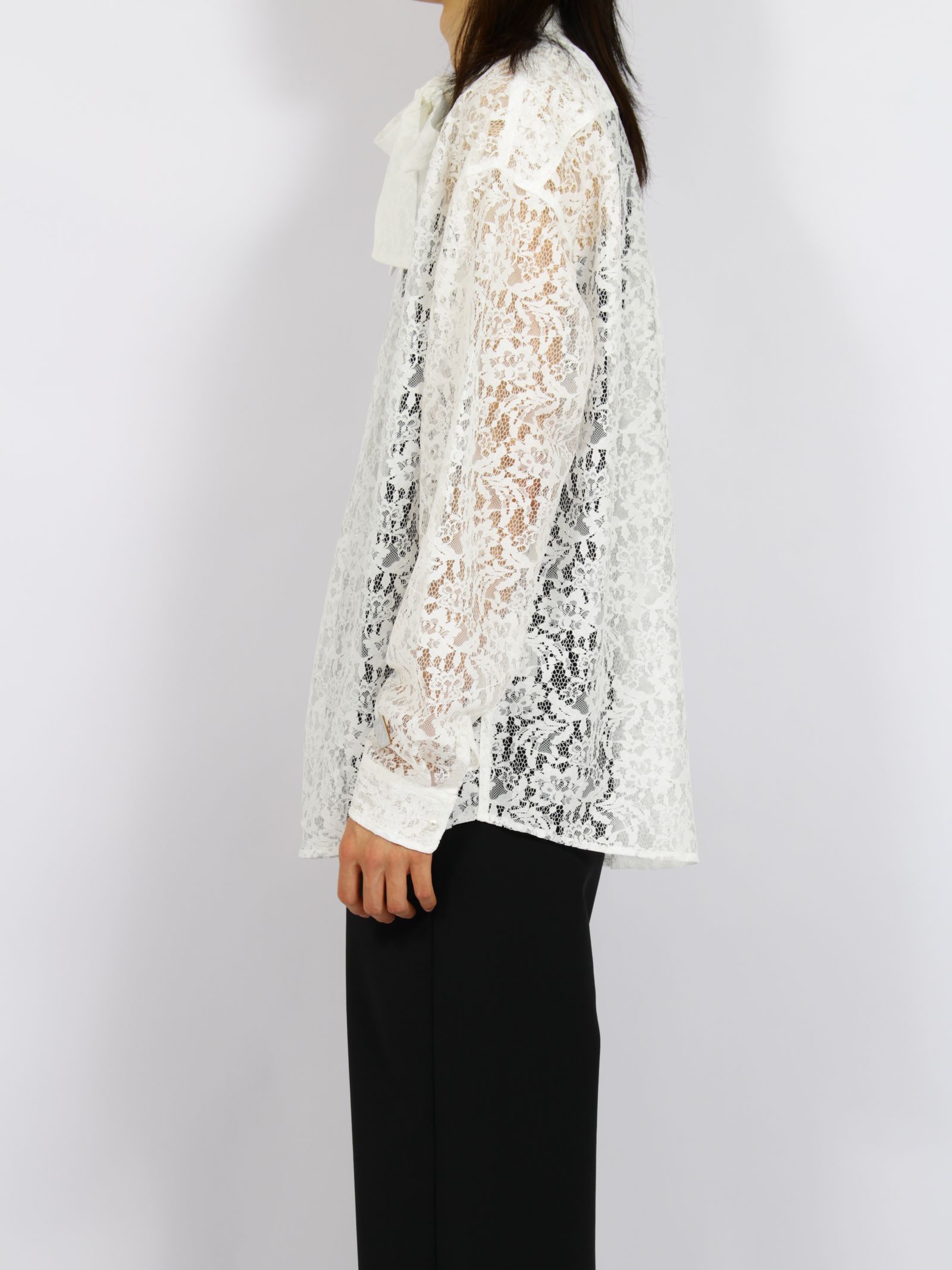 【26AW】フラワーレース ボウタイ シャツ 花柄レース 長袖シャツ / FLOWER LACE BOW TIE SHIRT / ホワイト