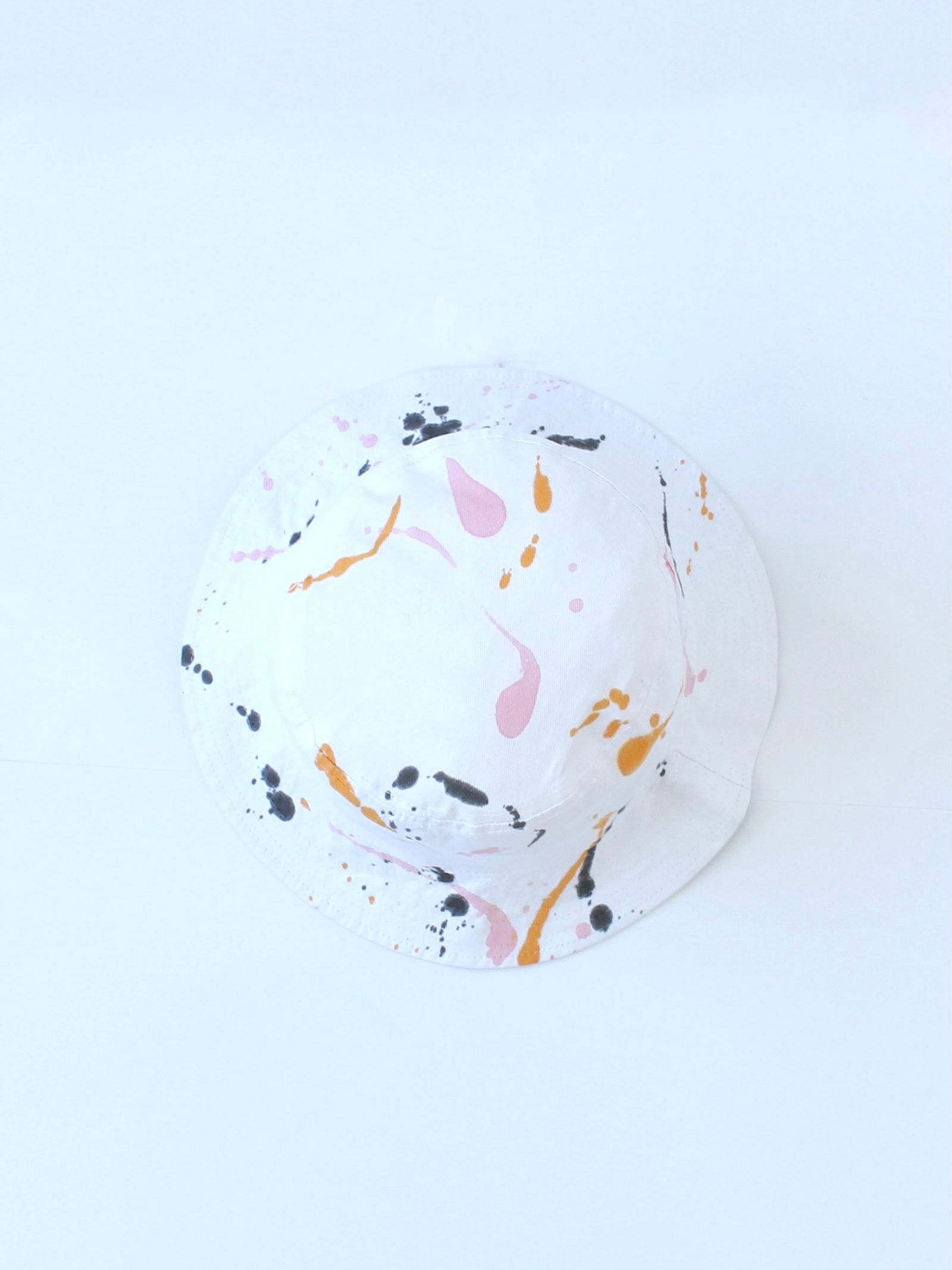 ランダムペイント バケットハット / WHITE BUCKET HAT MULTISPOTTED / ホワイト × マルチ