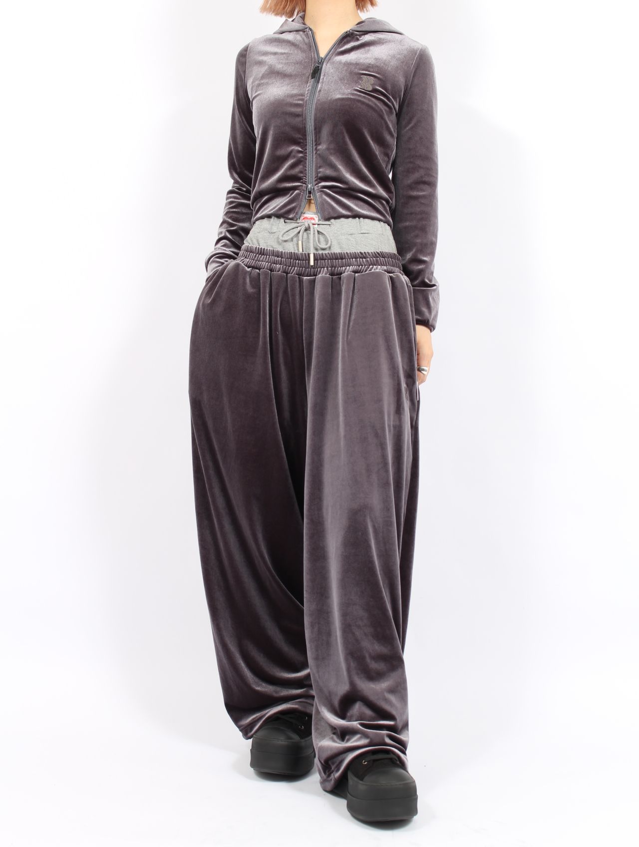 【25AW】レイヤード ベルベット トラウザーズ / LAYERED VELVET TROUSER / グレー