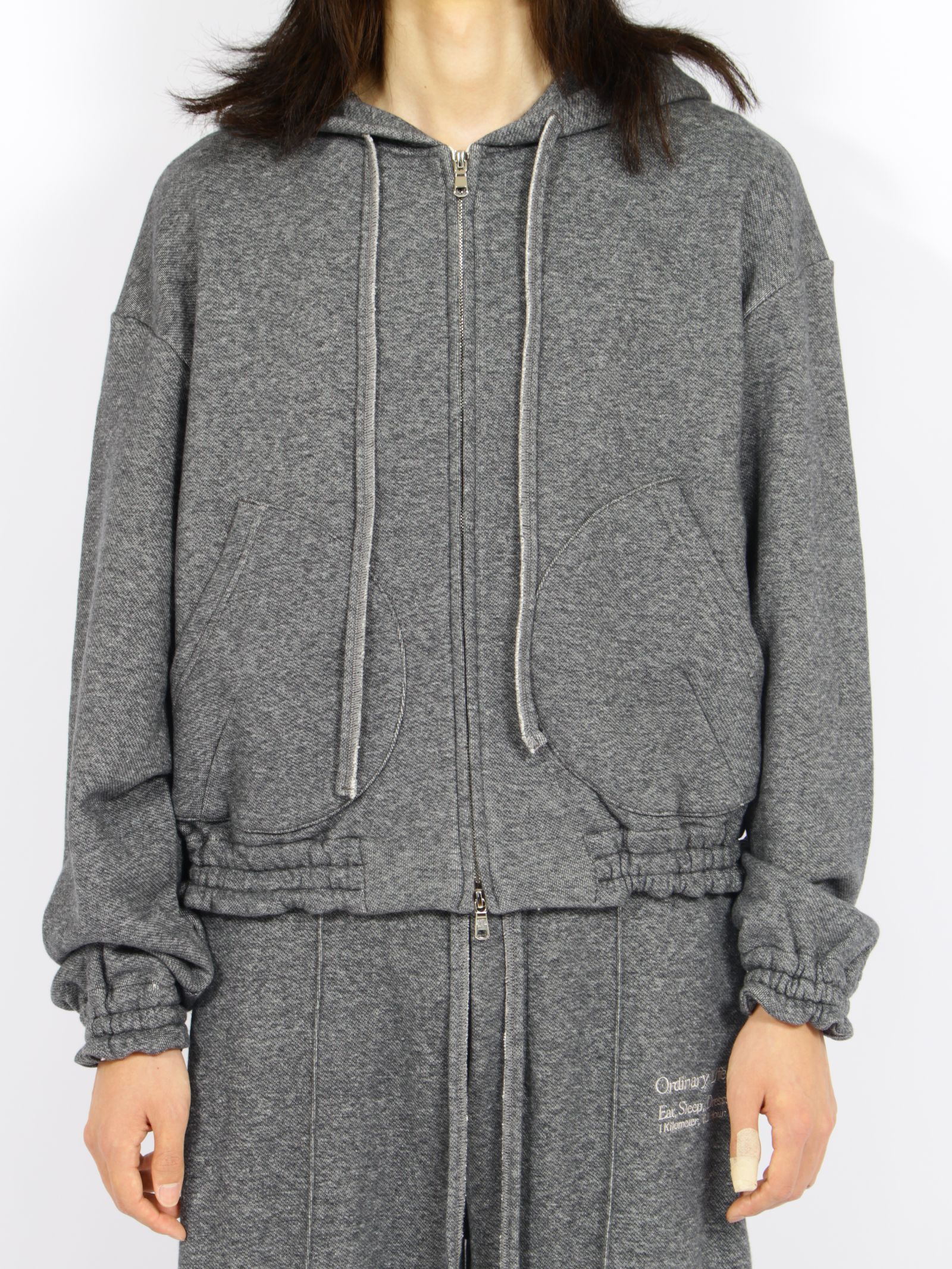 【26AW】オーディナリー ホーム オールド スタイル ジップ フーディ ウィズ プリンティング / ORDINARY HOME OLD STYLE ZIP HOODIE WITH PRINTING / チャコール