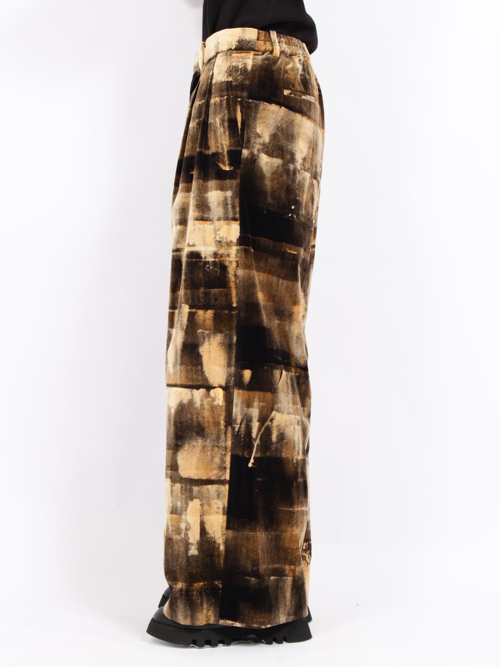 【26AW】ハンド ブリーチド ベルベット パンツ / HAND-BLEACHED VELVET PANTS / ブラック