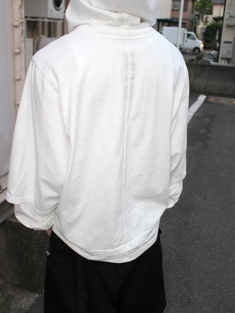 RICKOWENS × DRKSHDW のルーズなシルエットでモードスタイルを演出。