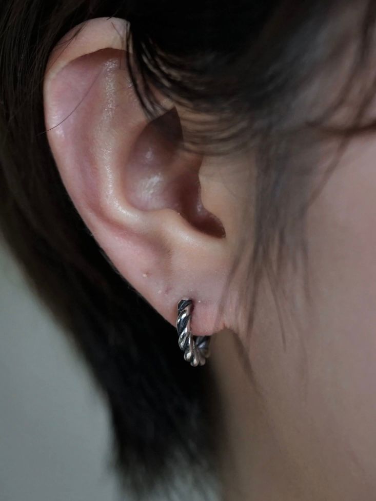 プレス イヤーカフ 片耳 / PRESS EARCUFF (MEDIUM) SV / シルバー