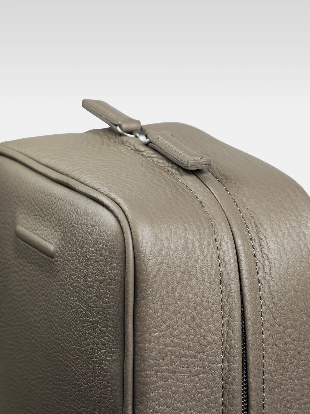ウィークエンド カメラバッグ ラージ / WEEKEND CAMERA BAG LARGE / トープ