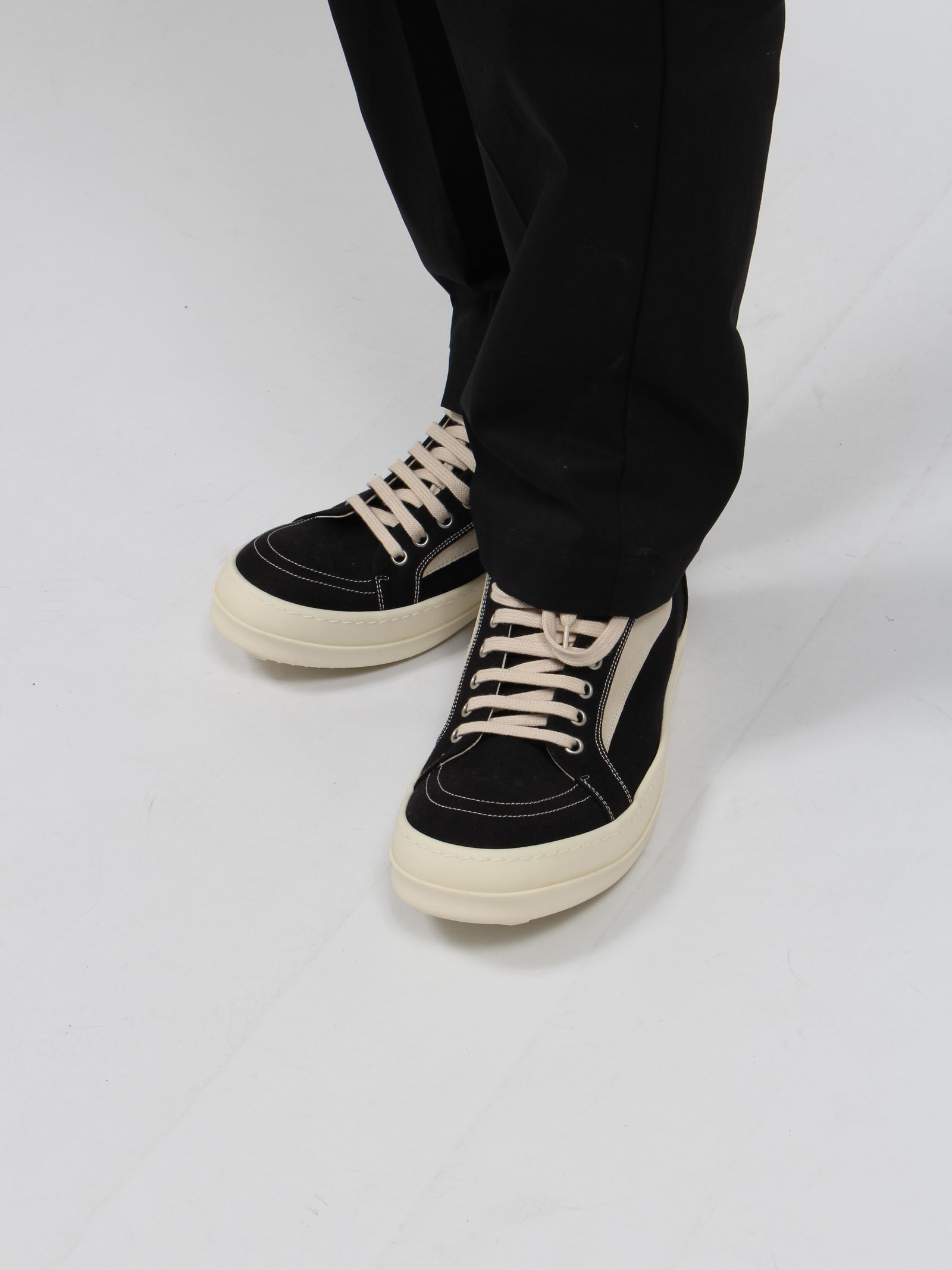 RICK OWENS DRKSHDW - 【24SS】ヴィンテージ スニーカー / VINTAGE SNEAKS / ブラック × ホワイト |  STORY