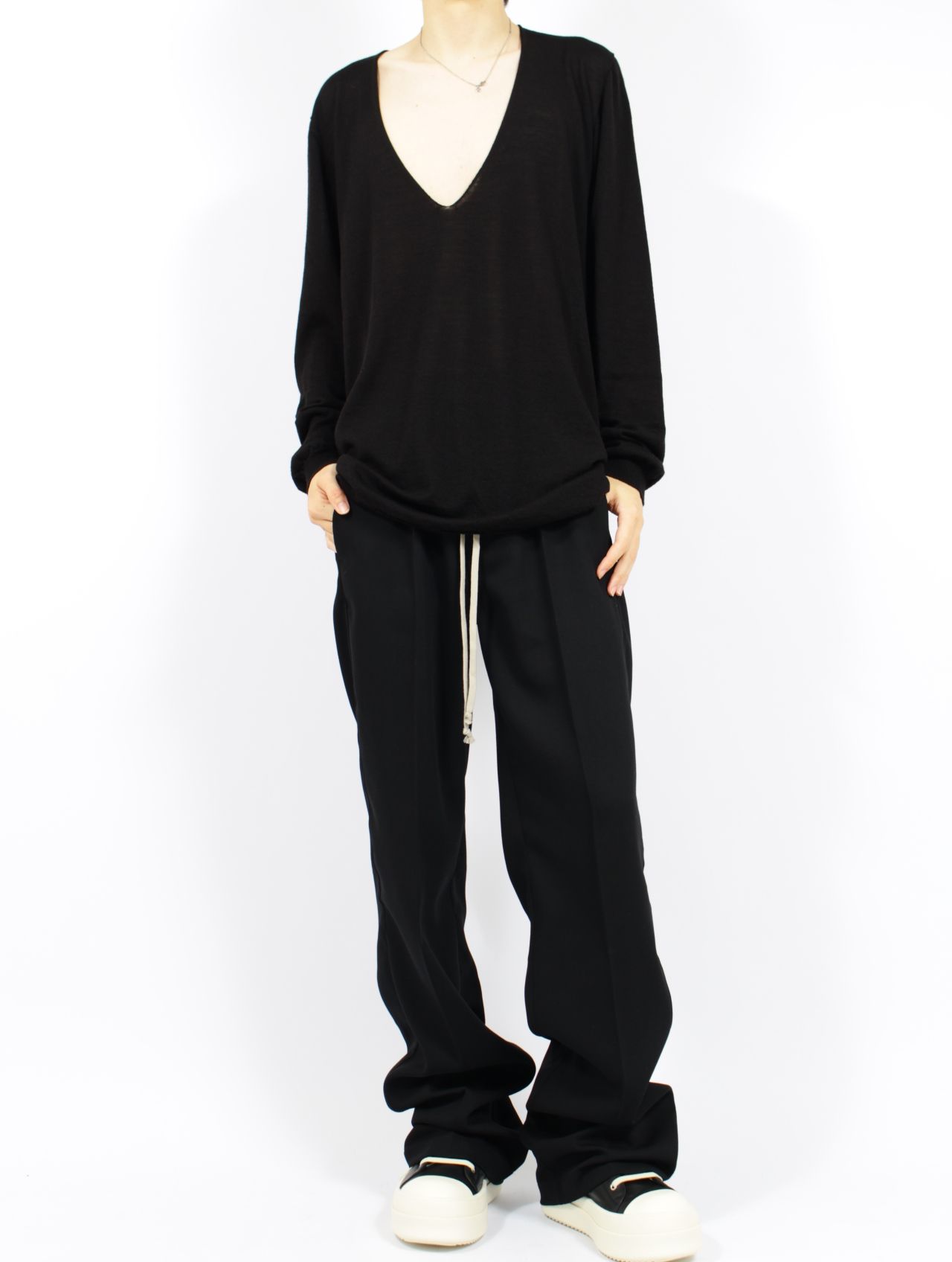 【26SS】オーバーサイズ エクストリーム Vネック ニット / OVERSIZED EXTREME V NECK / ブラック