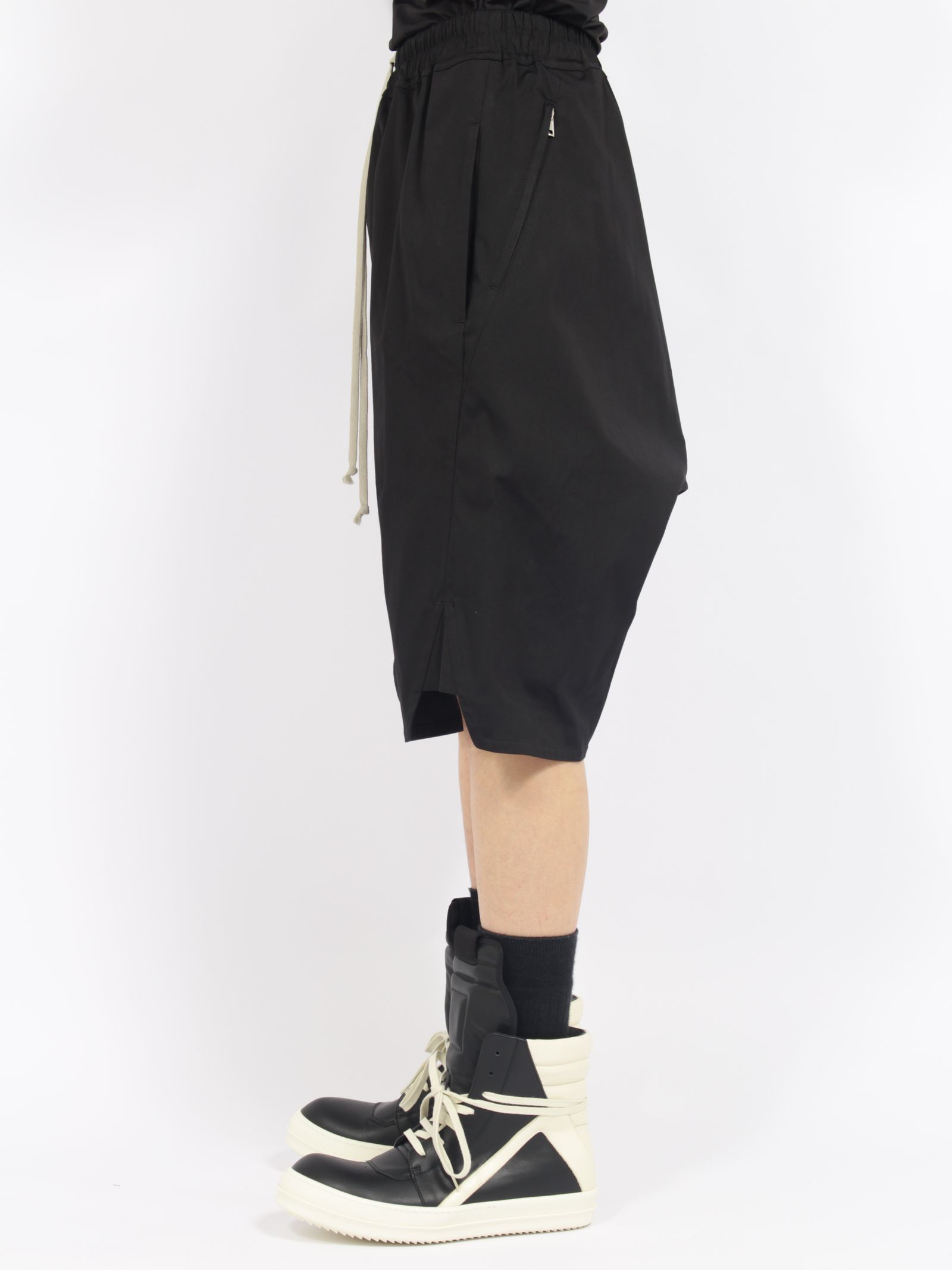 【26AW】バスケット スインガー バックジップ ドローストリング サルエル ショートパンツ / BASKET SWINGERS / ブラック