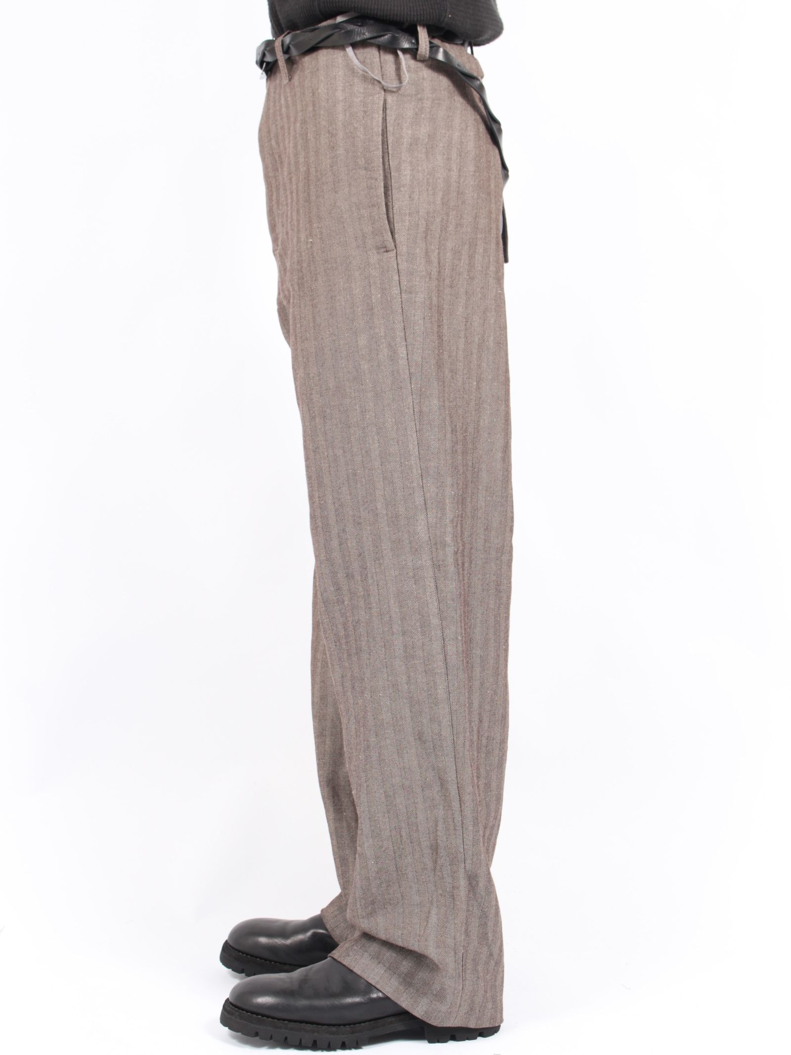 【24AW】アジャスタブル バックプレート ワイドフィット トラウザー / ADJUSTABLE BACK PLEATS WIDE FIT TROUSERS / ブラウン