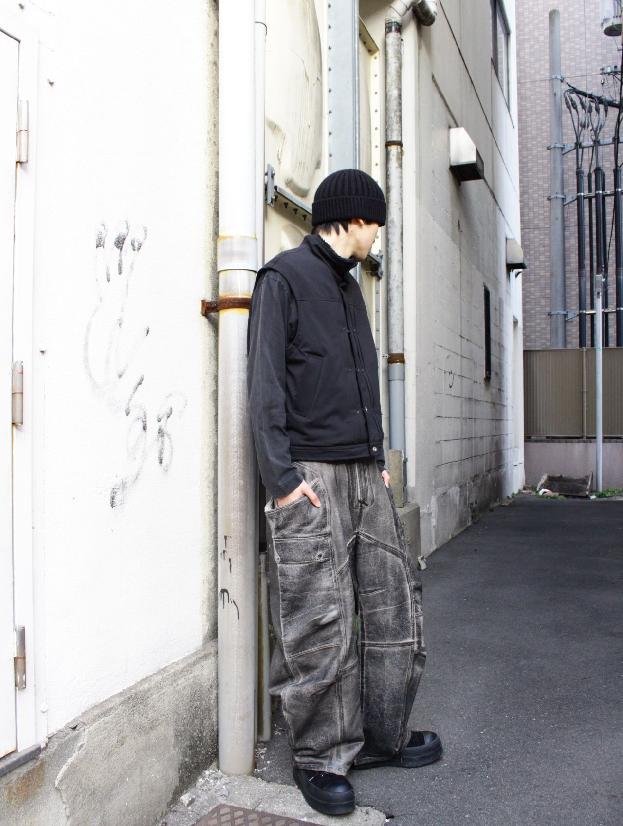 【26SS】クラッキング コーテッド バナナ カッティング スウェット パンツ / CRACKING COATED BANANA CUTTING PANTS .15 / サンドベージュベース