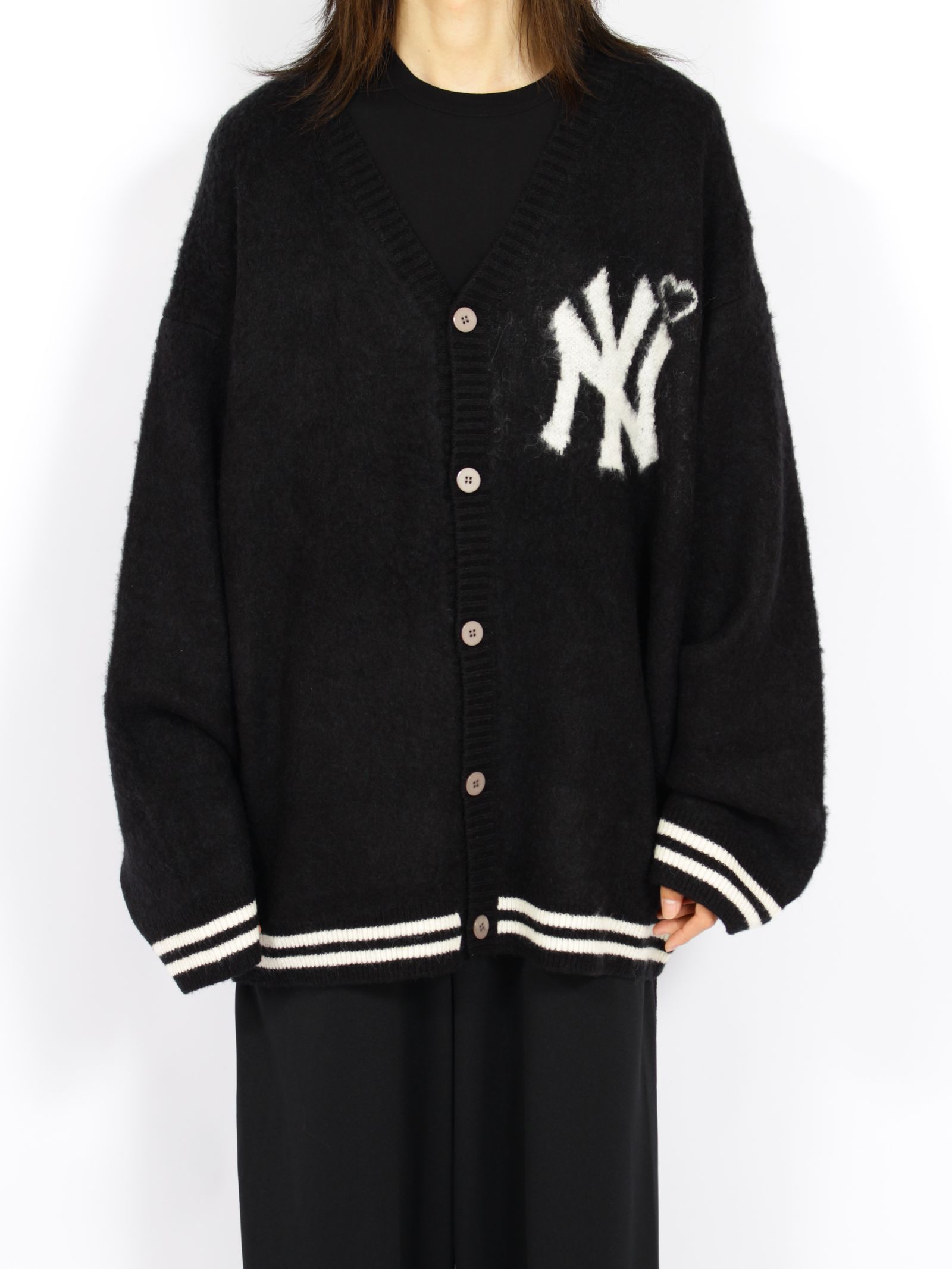 【26AW】ヤンキース ロゴ ニット カーディガン / YANKEES LOGO KNIT CARDIGAN / ブラック