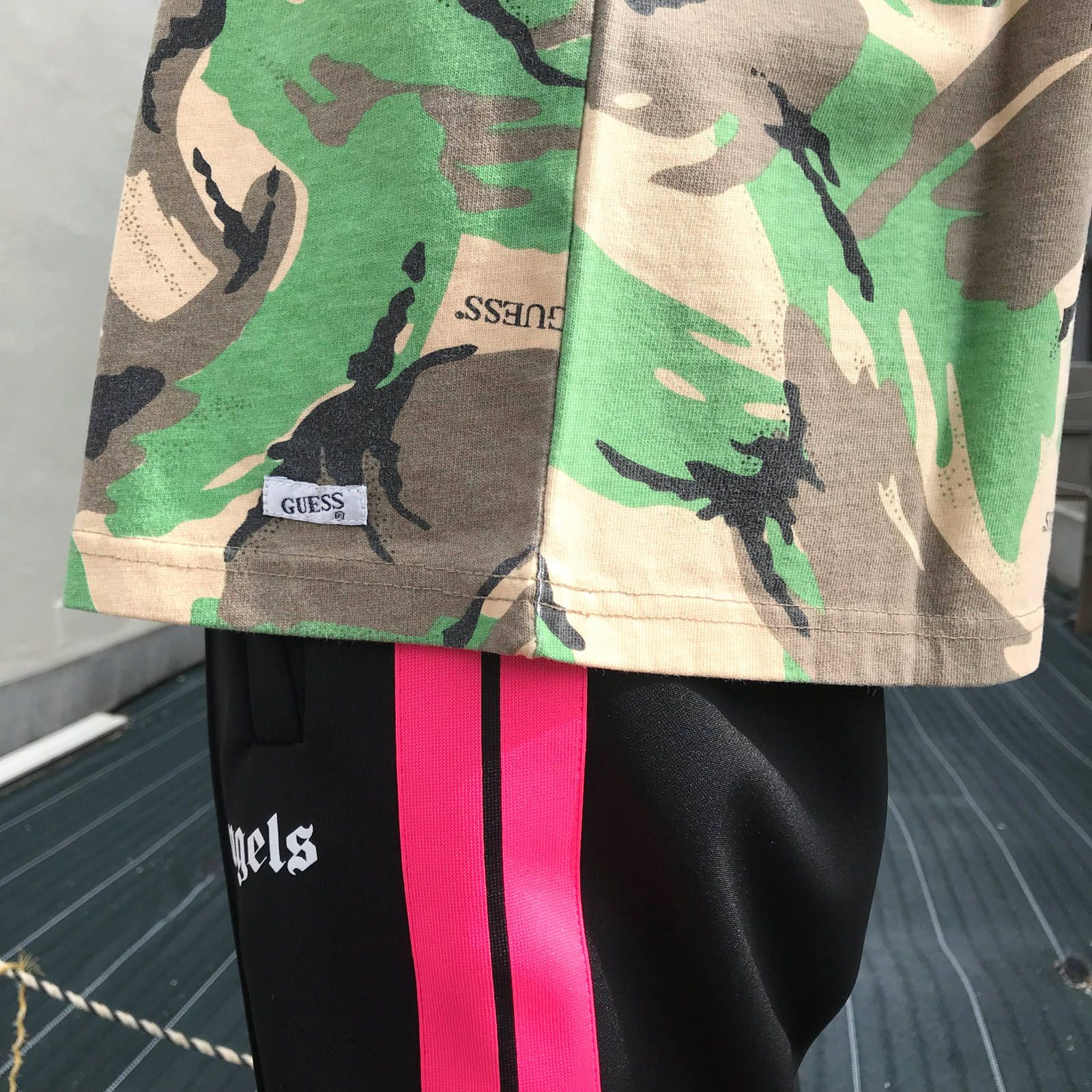 GUESS USA カモフラージュカットソー - CAMOUFLAGE