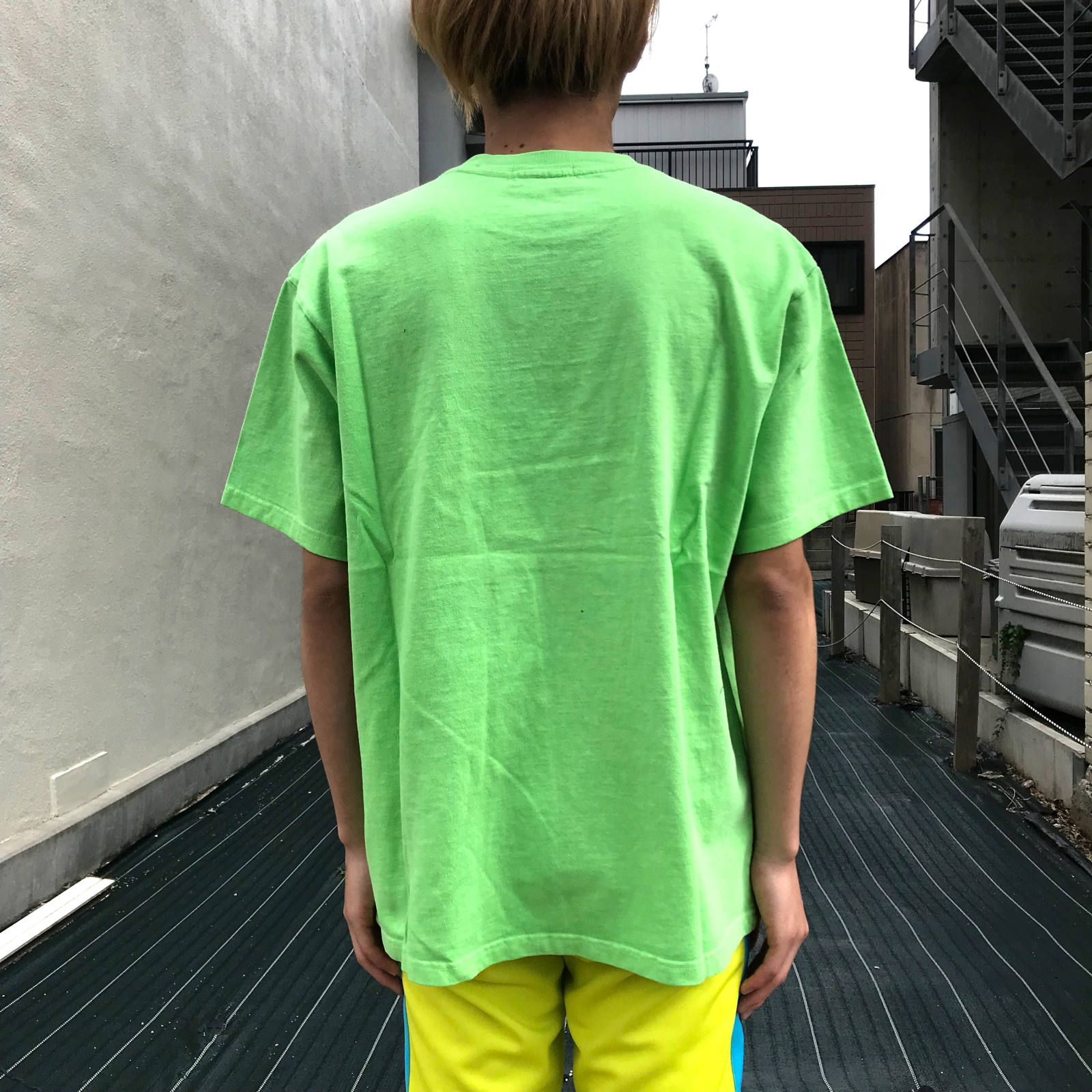 《残り一点》ウォッシュ加工 ロゴ刺繍 クルーネックカットソー - LIGHT GREEN