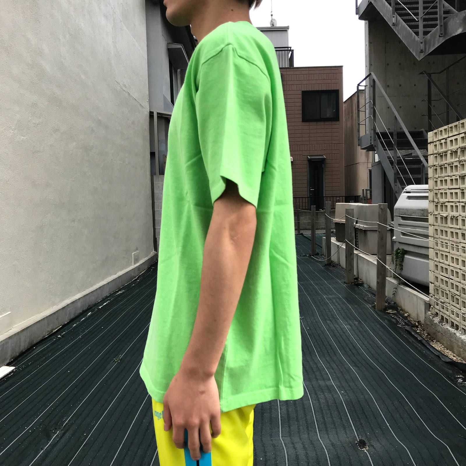《残り一点》ウォッシュ加工 ロゴ刺繍 クルーネックカットソー - LIGHT GREEN