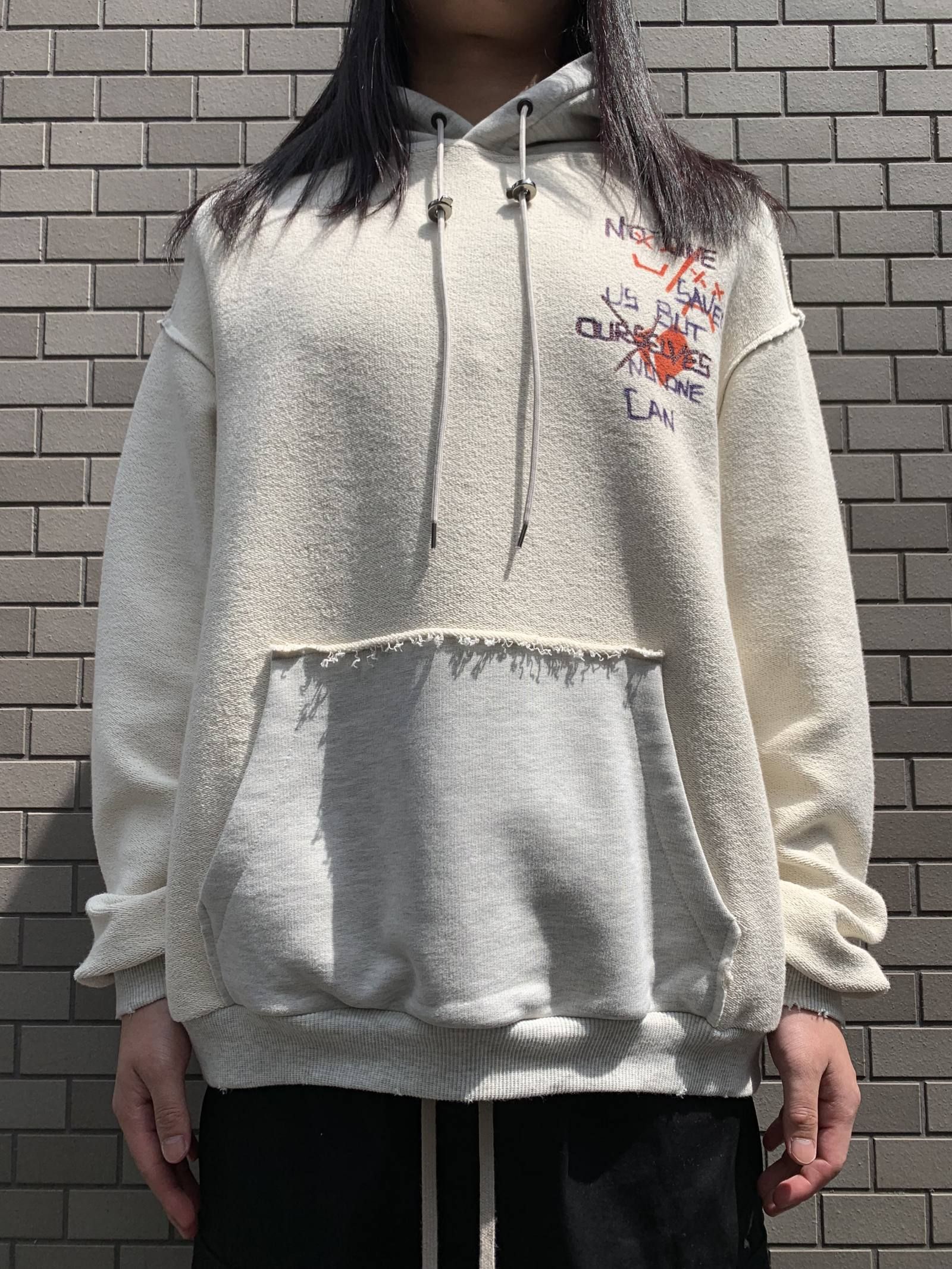 【残り一点】 裏返し 刺繍プリントプルオーバーパーカー TEARS ONLY - GREY
