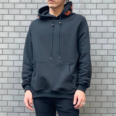 《残り一点》フードロゴ刺繍 オーバーサイズパーカー - BLACK