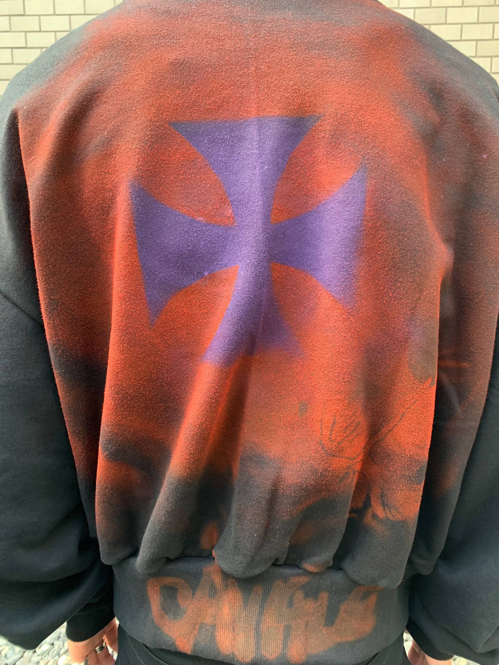 《L,XL残り各一点》 ドルフィングラフィック ショート丈パーカー HOODIE  - BLACK