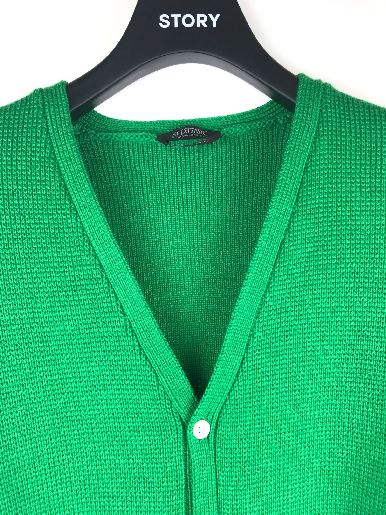ロゴ刺繍 ラインニットカーディガン / KNITTED CARDIGAN  “SELF MADE” LOGO HAND EMBROIDERED ON THE FRONT / グリーン