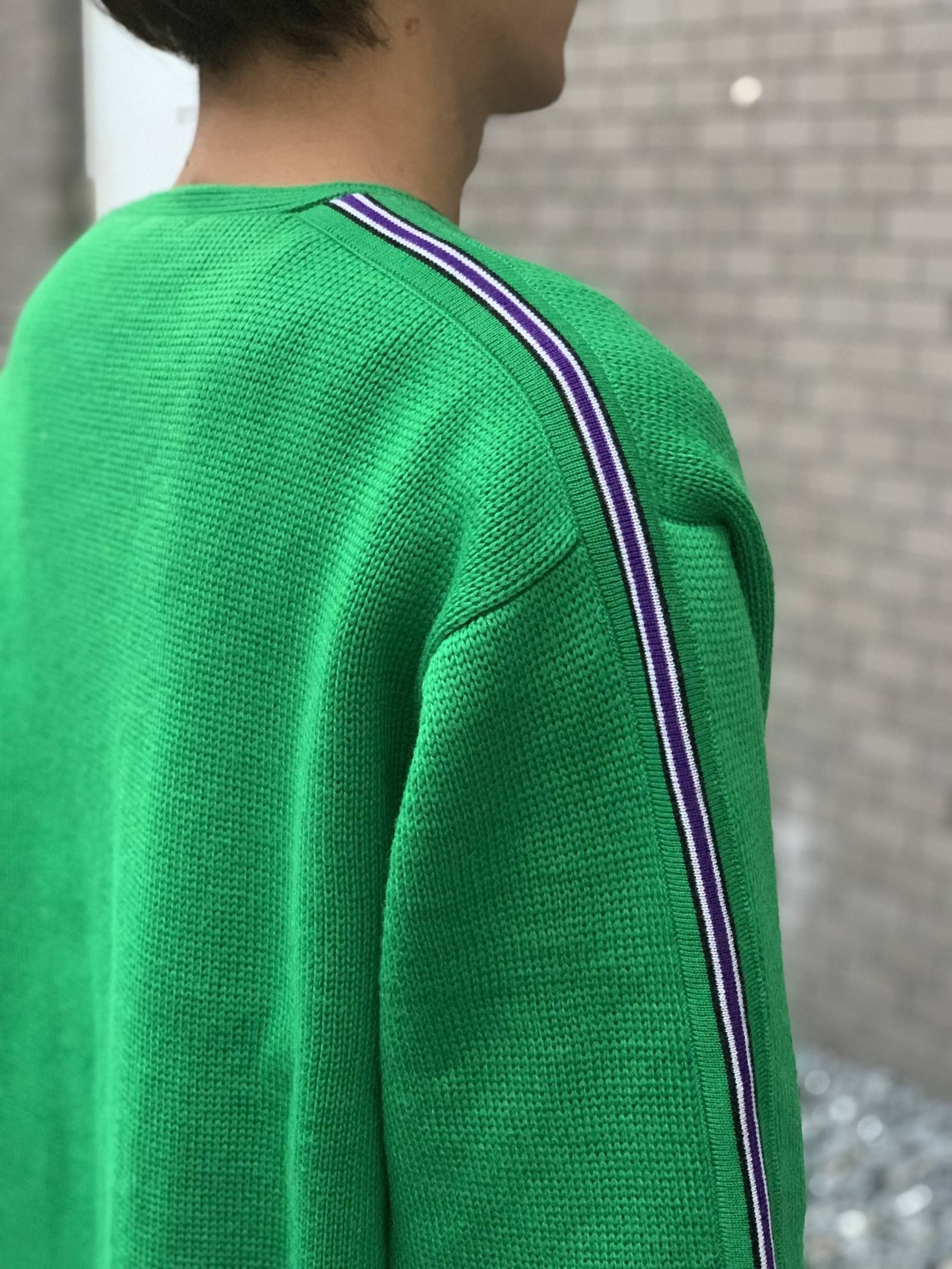 ロゴ刺繍 ラインニットカーディガン / KNITTED CARDIGAN  “SELF MADE” LOGO HAND EMBROIDERED ON THE FRONT / グリーン