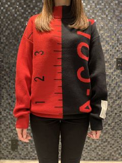 バイカラーハイネック ジャガードロゴニット - RED × BLACK