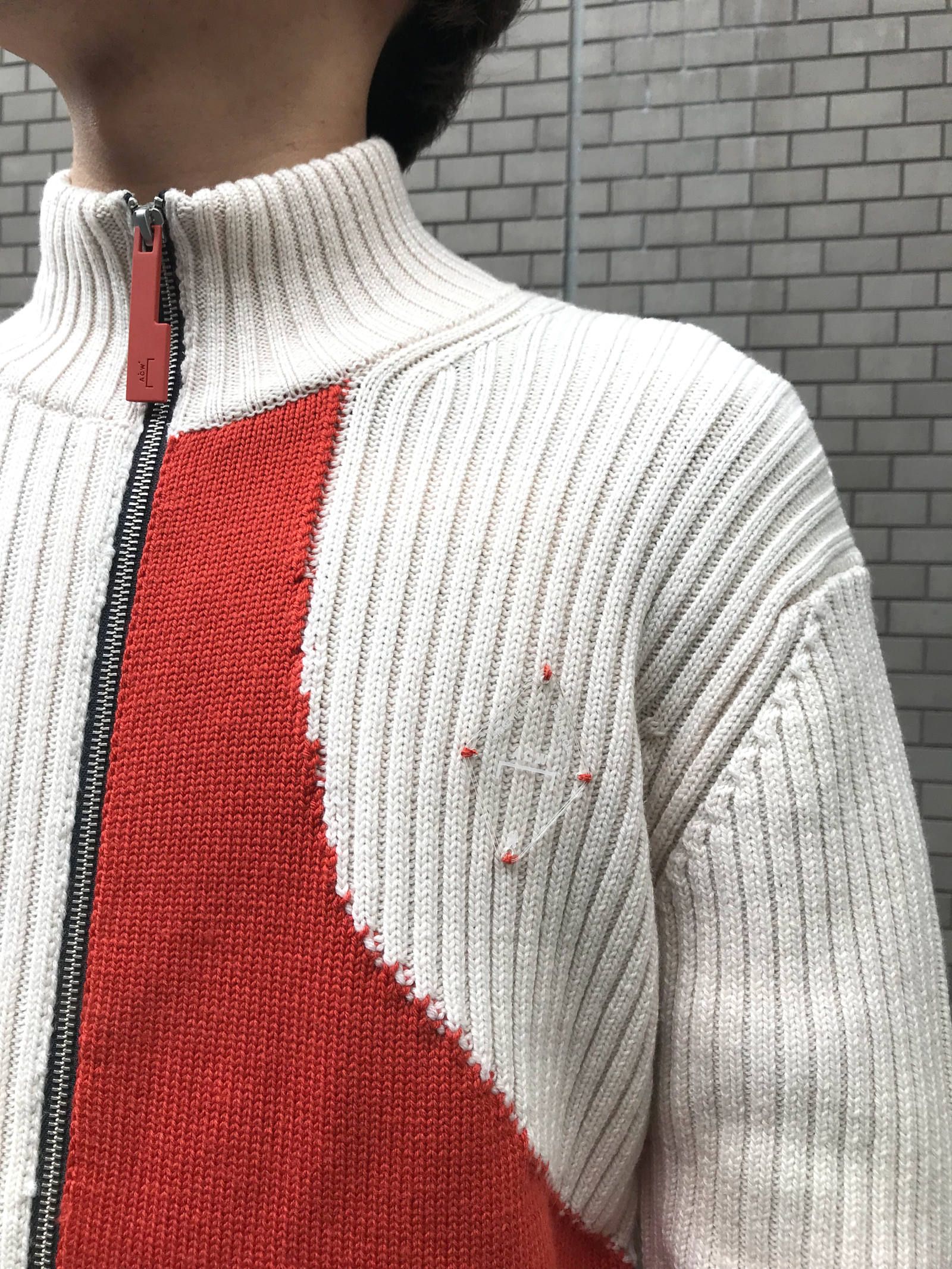 《残り一点》 カラー切替 アシンメトリーハイネックジップアップニット ZIPPED CASHWOOL JUMPER - CREAM CREA