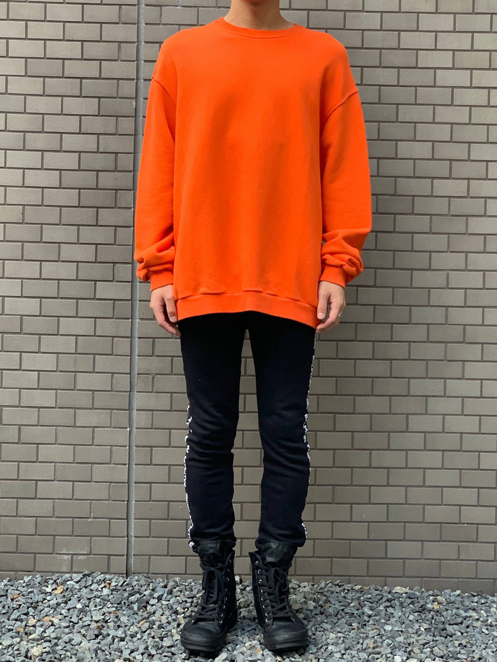 【残り一点】 ロゴ刺繍 クルーネック オーバーサイズスウェット - ORANGE