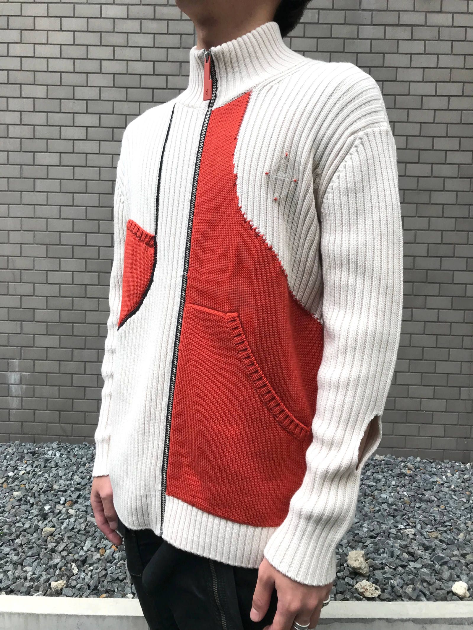《残り一点》 カラー切替 アシンメトリーハイネックジップアップニット ZIPPED CASHWOOL JUMPER - CREAM CREA