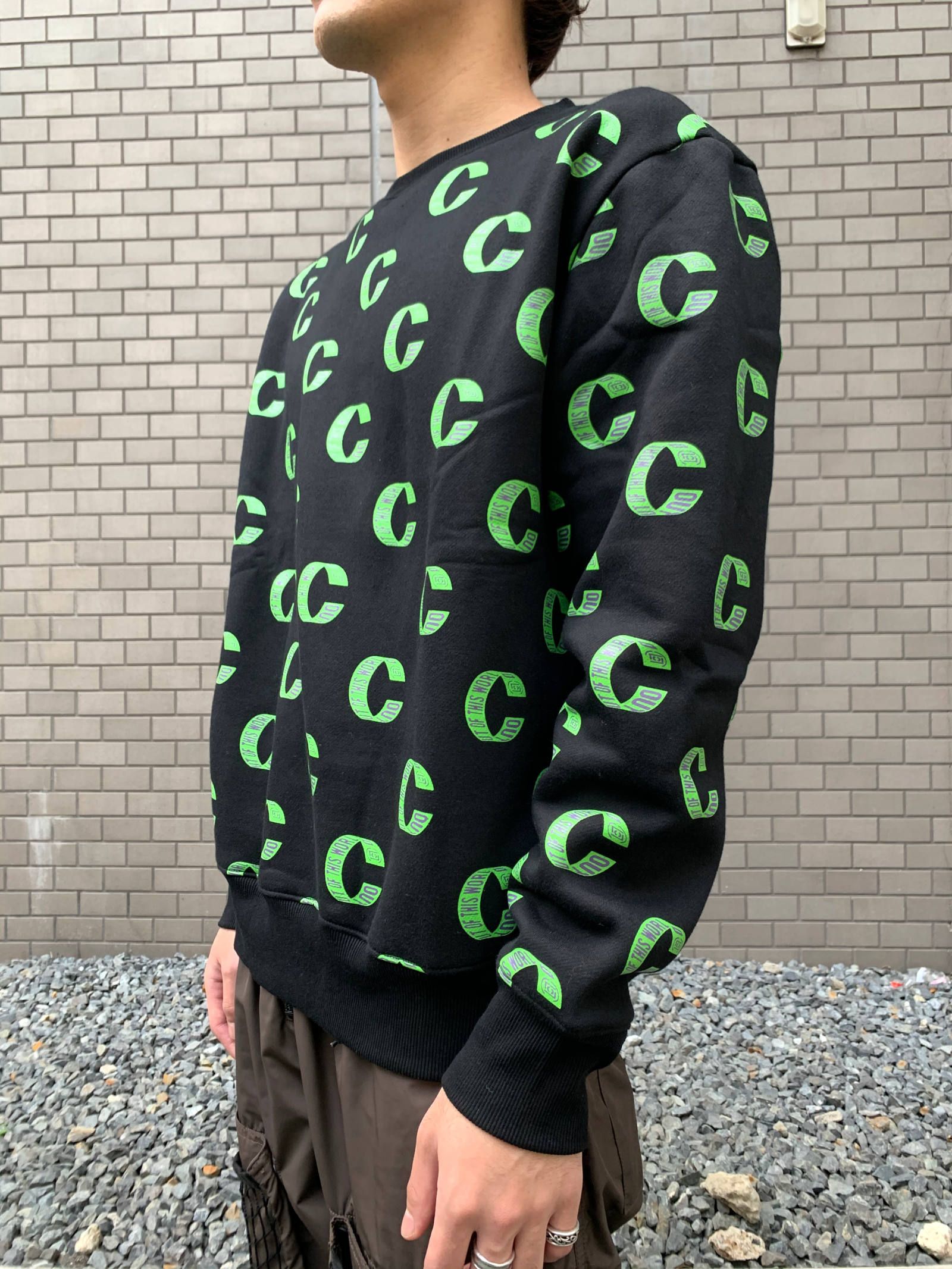 【残り一点】 Cロゴ クルーネック オーバーサイズスウェット OUT OF THIS WORLD LOOP CREWNECK SWEAT - BLACK