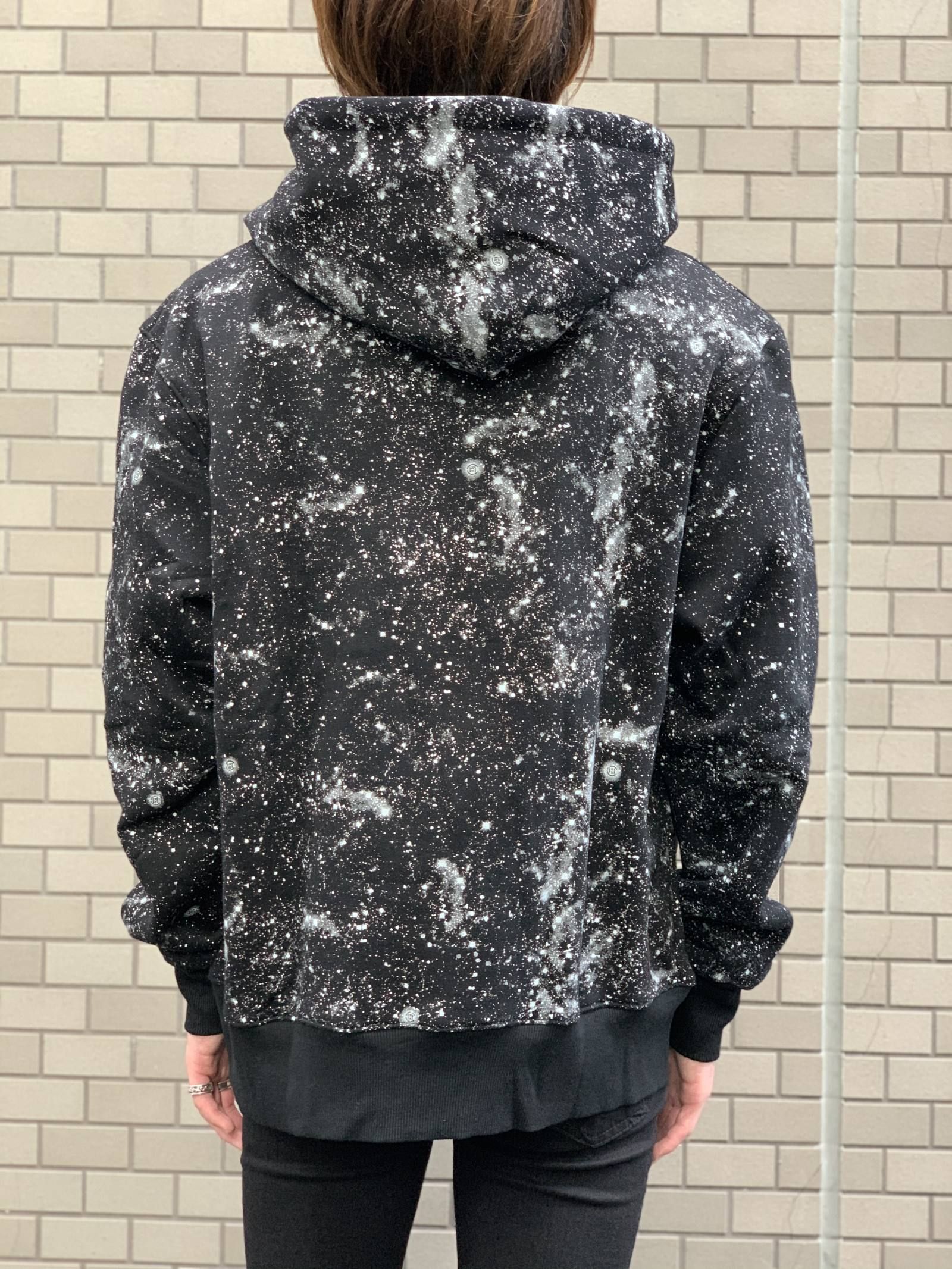 【残り一点】 スター スプレープリント プルオーバーパーカー STARS ALL OVER HOODIE - BLACK