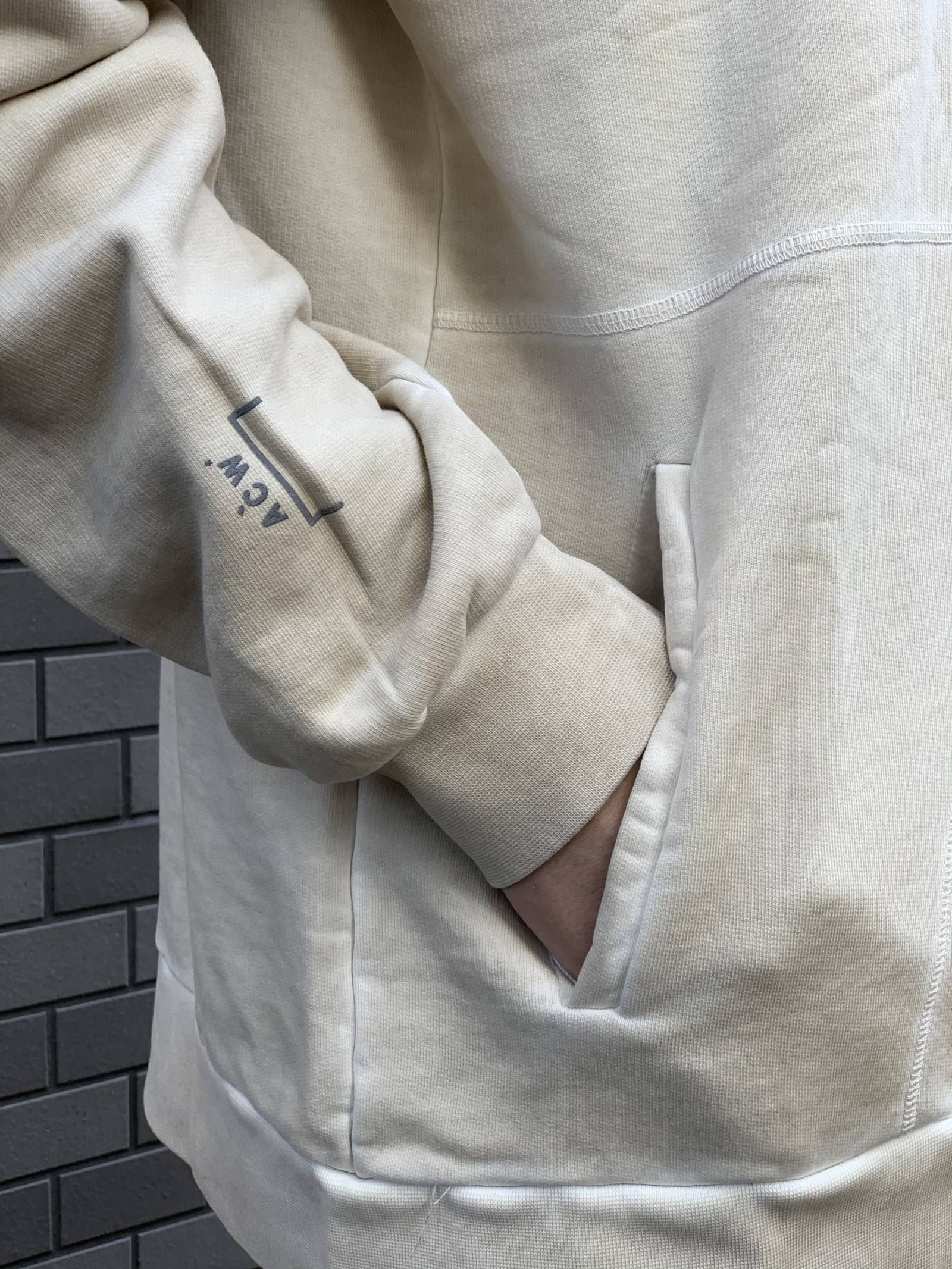 【残り一点】 染め加工 バックロゴ プルオーバーパーカー CLASSIC FLAT OVERLOCK HOODIE - DRRU(ベージュ)