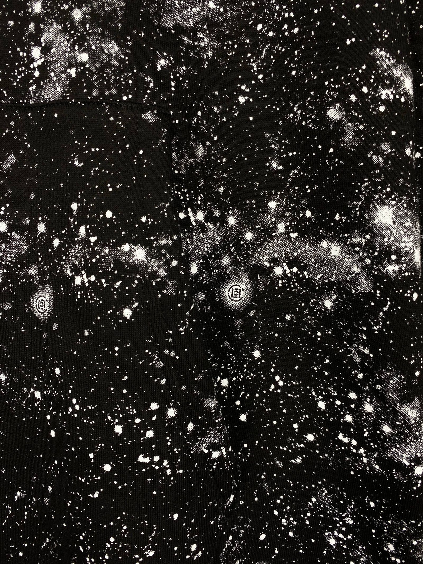 【残り一点】 スター スプレープリント プルオーバーパーカー STARS ALL OVER HOODIE - BLACK