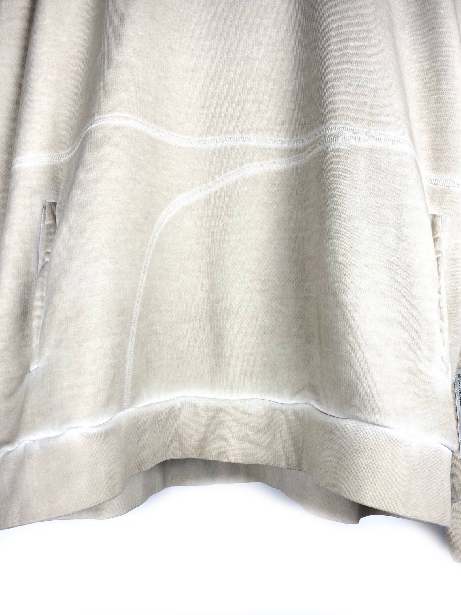 【残り一点】 染め加工 バックロゴ プルオーバーパーカー CLASSIC FLAT OVERLOCK HOODIE - DRRU(ベージュ)