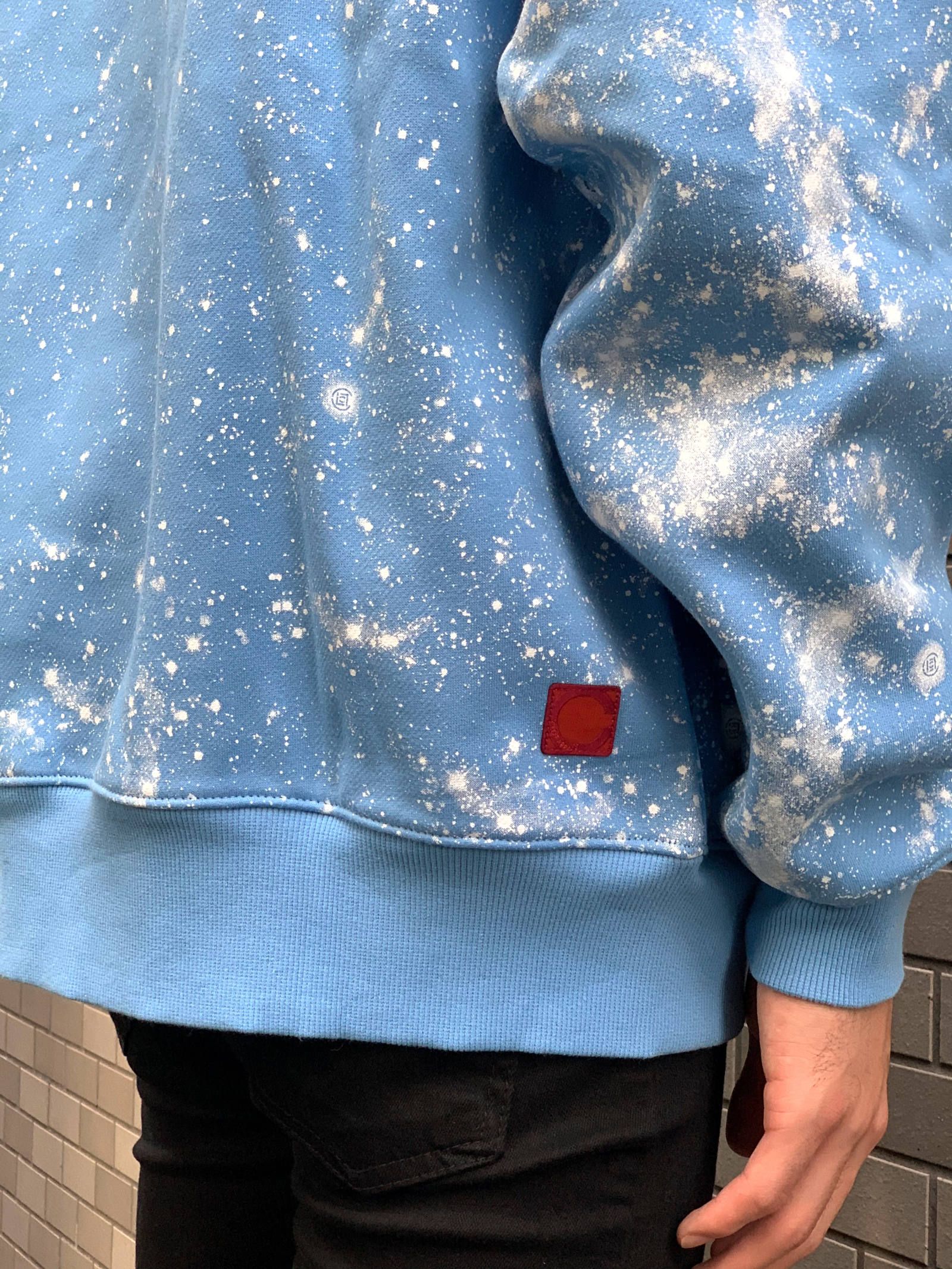 《残り一点》 スター スプレープリント プルオーバーパーカー STARS ALL OVER HOODIE - BLUE