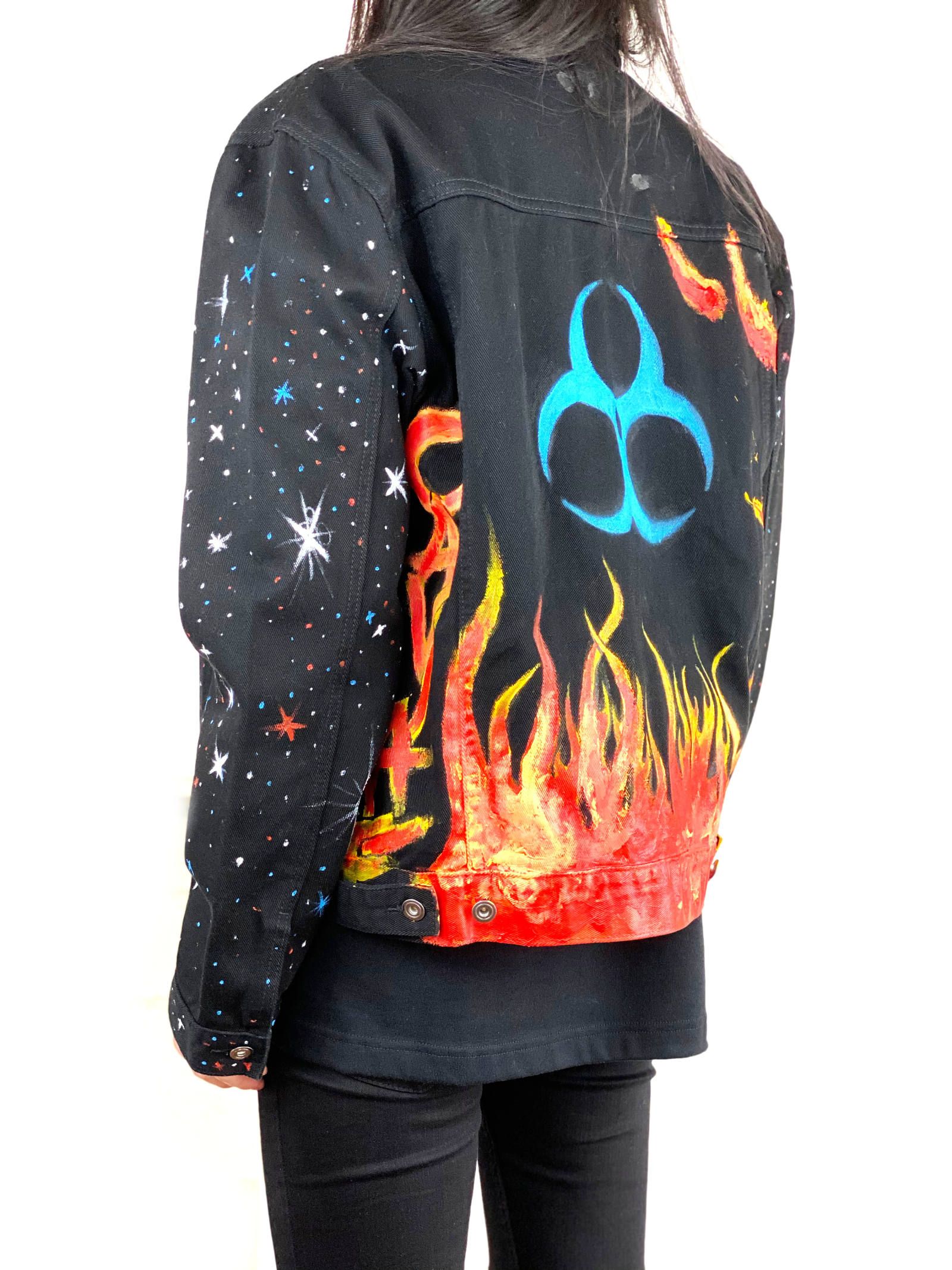 【国内在庫4着のみ】 バックロゴ マルチペイント デニムジャケット DENIM JACKET - BLACK