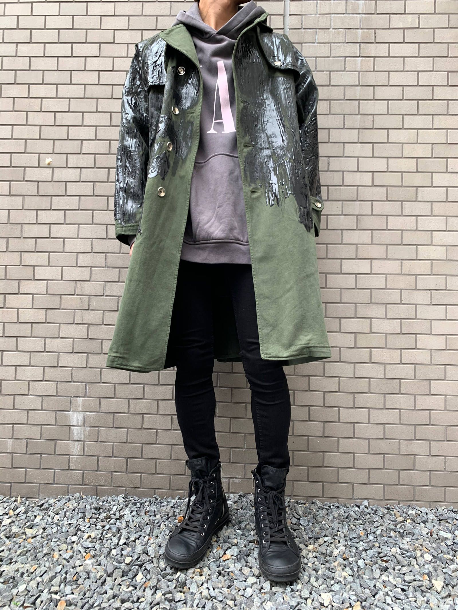 《残り一点》 バックロゴ シリコンペイント デニムトレンチコート TRENCH SILICON DENIM JACKET - Khaki