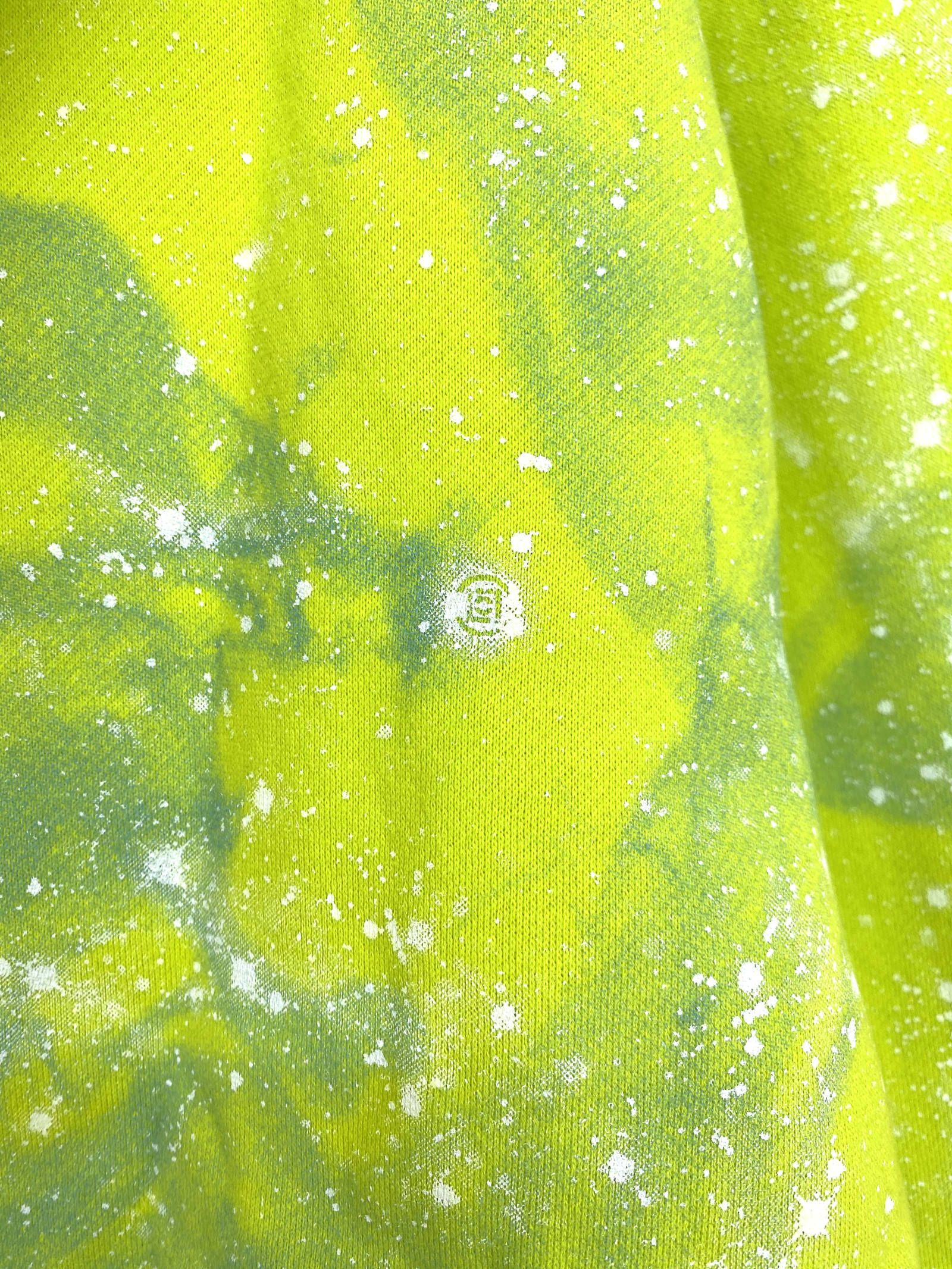 スター スプレープリント プルオーバーパーカー STARS ALL OVER HOODIE - YELLOW