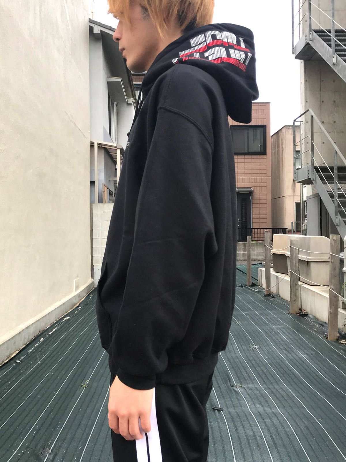 《残り一点》ラインストーン レーシングフーディ - BLACK