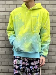 スター スプレープリント プルオーバーパーカー STARS ALL OVER HOODIE - YELLOW