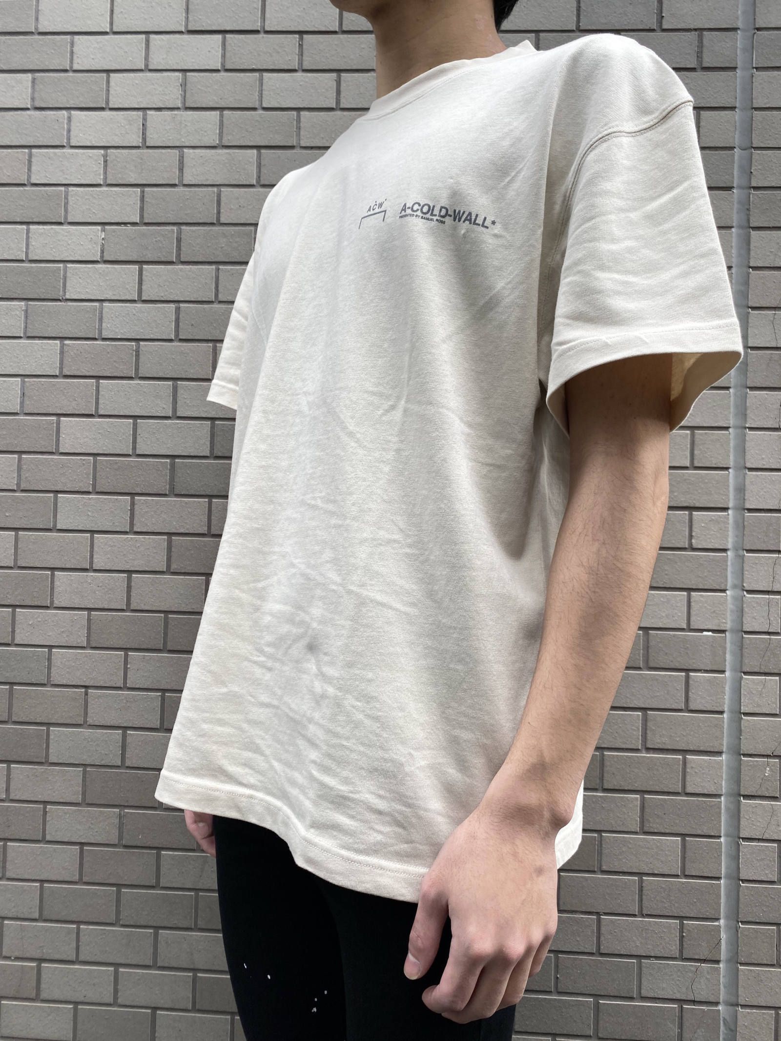 ロゴプリントカットソー LOGO T SHIRT - ALMOND MILK