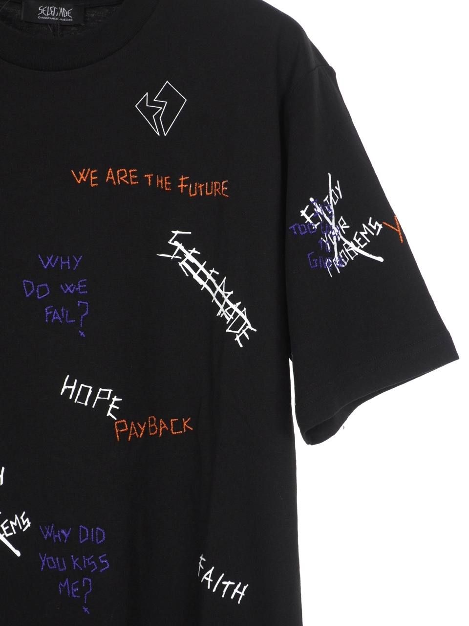 総柄 刺繍プリント Tシャツ WRITTINGS T-SHIRT BLACK