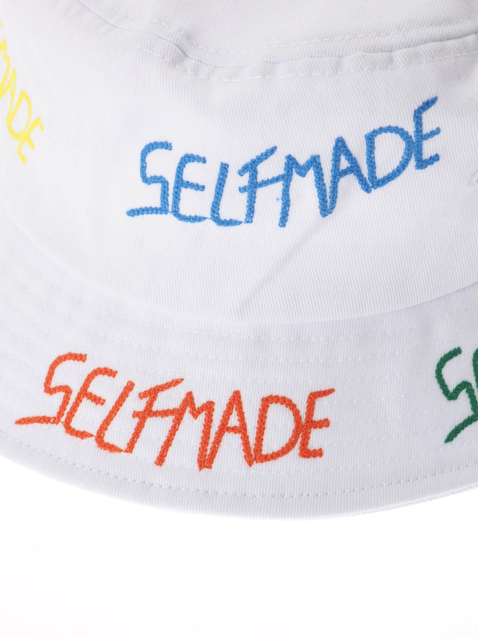 総ロゴ刺繍 バケットハット / ICONIC BUCKET HAT / ホワイト × マルチ