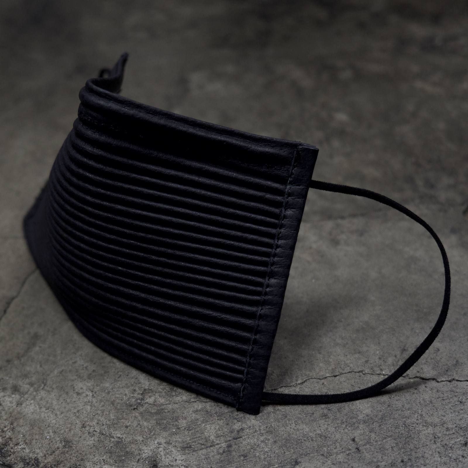 ウォッシャブル プリーツ加工 レザーマスク - WASHABLE PIG PLEATS LEATHER MASK