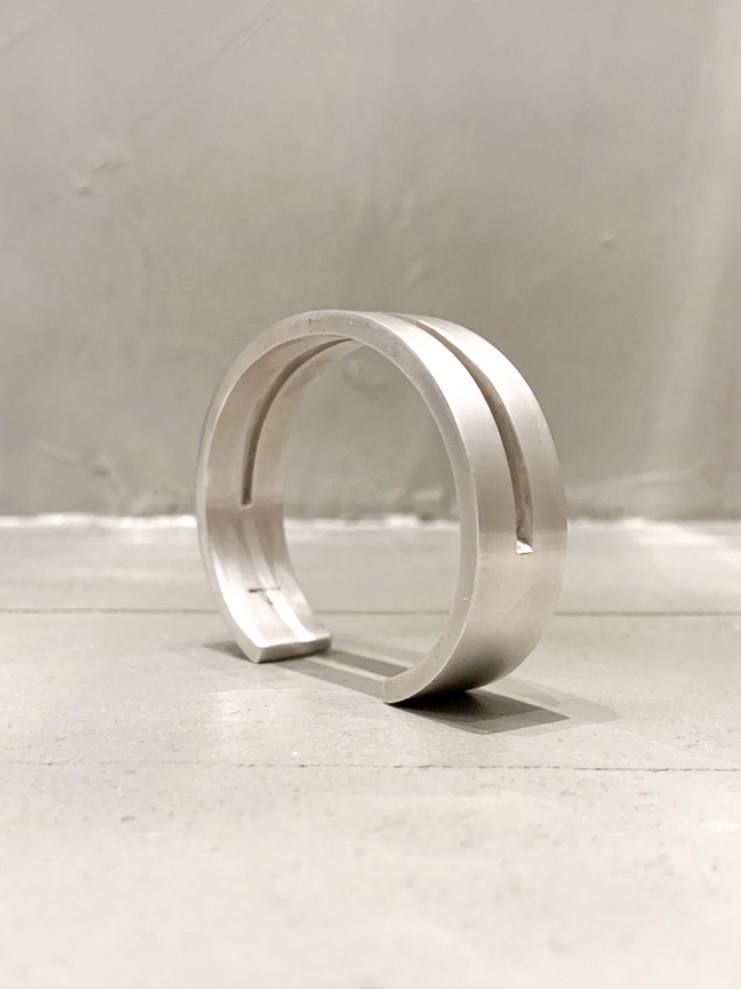 ウルトラリダクション スリットブレスレット ULTRAR EDUCTION SLIT B RACELET BRASS