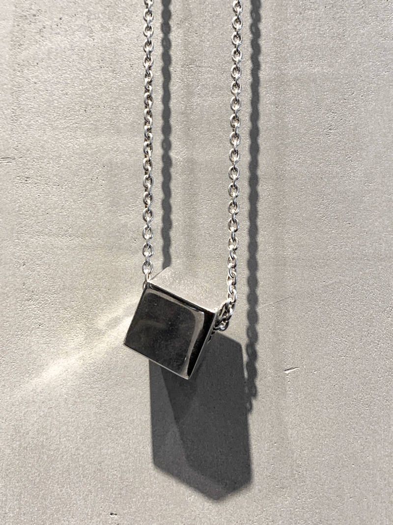 Parts of Four CUBE NECKLACE SILVER-