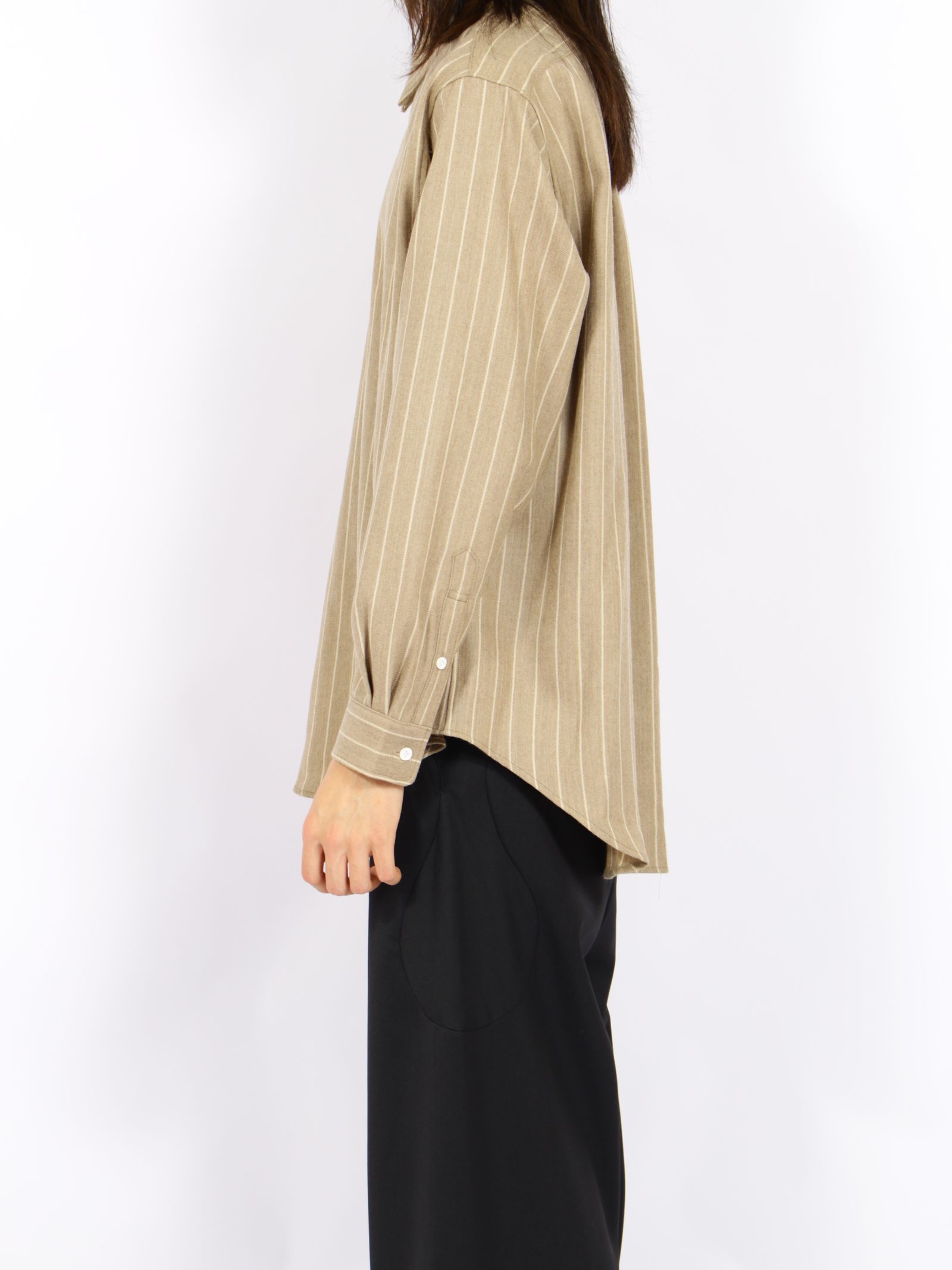 【26AW】 ウール ストライプ シャツ / WOOL STRIPED SHIRT / ベージュ