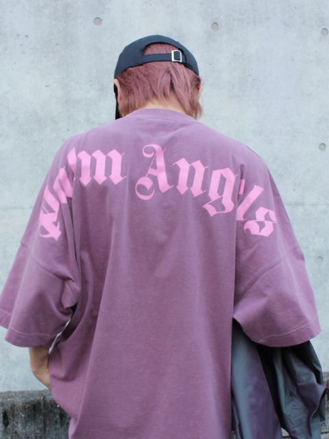 ESSENTIALSでスポーティ×ストリート セットアップコーデ