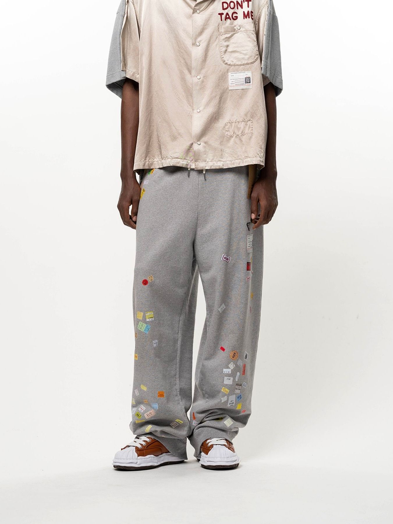 【26AW】 プライス ステッカー スウェット パンツ / PRICE STICKER SWEAT PANTS / グレー (A17PT552)