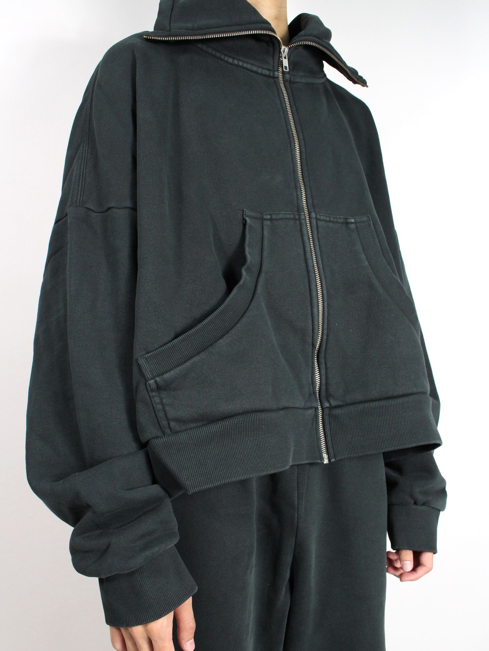 26000円でお願いしますENTIRE STUDIOS FULL ZIP TAR パーカー