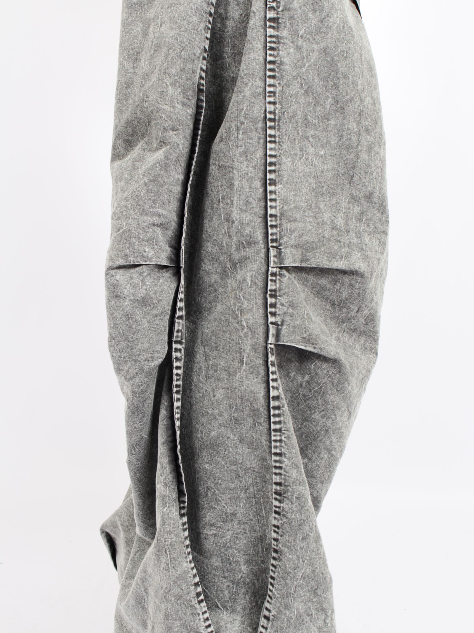 【26AW】タックド バルーン デニム / TUCKED BALLOON DENIM / ライト グレー